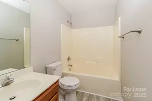 421 Peachtree Rd, Charlotte, NC 28216 - Photo 12