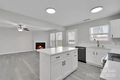 2707 Cochrane Drive, Charlotte, NC 28269 - Photo 10