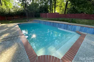 1330 Cedar Ln, Charlotte, NC 28226 - Photo 6