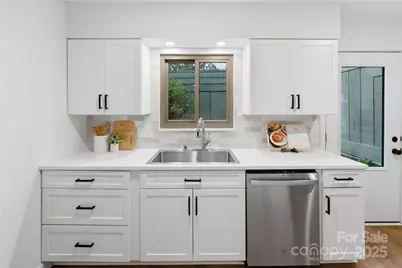 3655 Maple Glenn Lane, Charlotte, NC 28226 - Photo 8