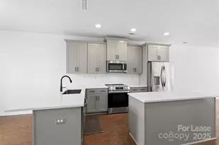 1126 Pegram Crossing Dr, Charlotte, NC 28205 - Photo 4