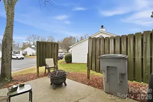 5918 Crape Myrtle Ln, Charlotte, NC 28216 - Photo 20