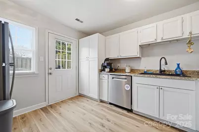 5918 Crape Myrtle Lane, Charlotte, NC 28216 - Photo 10