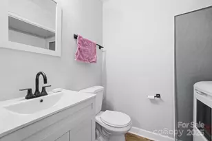 5918 Crape Myrtle Ln, Charlotte, NC 28216 - Photo 12