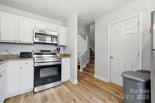 5918 Crape Myrtle Ln, Charlotte, NC 28216 - Photo 8