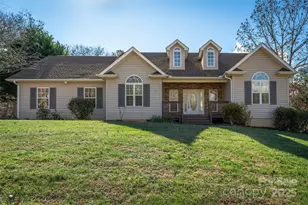 61 Locust Meadow Ln, Weaverville, NC 28787 - Photo 2