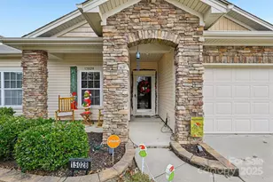 15028 Cavanshire Trail, Charlotte, NC 28278 - Photo 2