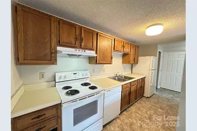 9520 Shannon Green Drive #E, Charlotte, NC 28213 - Photo 8