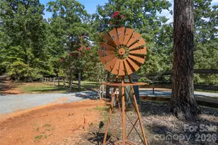 1564 C C Rd, Rutherfordton, NC 28139 - Photo 4