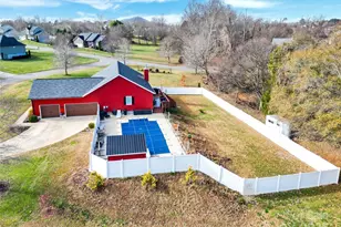 1659 Buffett Cir, Hickory, NC 28602 - Photo 4