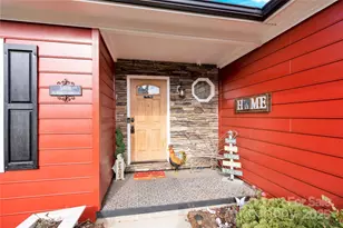 1659 Buffett Cir, Hickory, NC 28602 - Photo 2