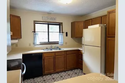 11 Lake Drive #B4, Laurel Park, NC 28739 - Photo 6