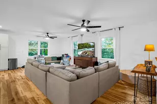 190 Long John Dr, Hendersonville, NC 28791 - Photo 4