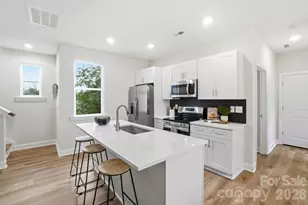 8929 Sharonbrook Dr, Charlotte, NC 28210 - Photo 14