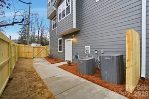 8927 Sharonbrook Dr, Charlotte, NC 28210 - Photo 34