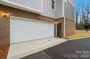 8927 Sharonbrook Dr, Charlotte, NC 28210 - Photo 2