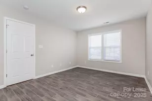 625 Tribune Dr, Charlotte, NC 28214 - Photo 8