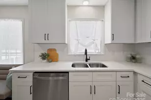 2213 Milton Rd, Charlotte, NC 28215 - Photo 10