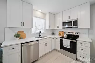 2213 Milton Rd, Charlotte, NC 28215 - Photo 2