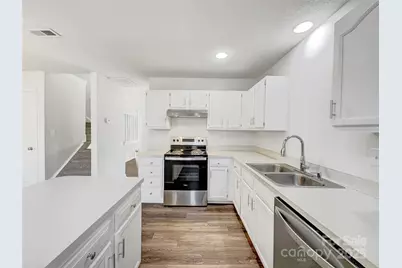 9028 Four Mile Creek Road, Charlotte, NC 28277 - Photo 2