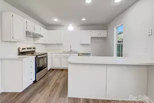 9028 Four Mile Crk Rd, Charlotte, NC 28277 - Photo 8