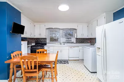 346 E Catawba Avenue, Mooresville, NC 28115 - Photo 4