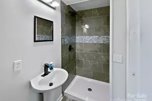 6086 Cougar Ln, Charlotte, NC 28269 - Photo 12