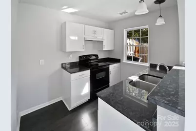 6086 Cougar Lane, Charlotte, NC 28269 - Photo 10