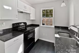 6086 Cougar Ln, Charlotte, NC 28269 - Photo 2