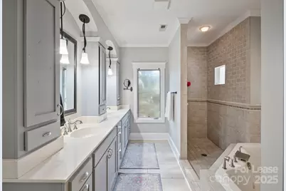271 44th Avenue Circle NW, Hickory, NC 28601 - Photo 18