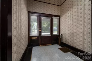 331 S Laurel St, Lincolnton, NC 28092 - Photo 4