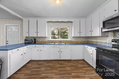 7010 Monroe Road, Charlotte, NC 28212 - Photo 12