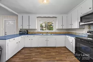 7010 Monroe Rd, Charlotte, NC 28212 - Photo 12