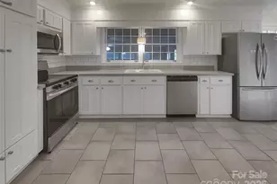 3378 Tanglewood Dr, Rock Hill, SC 29732 - Photo 2