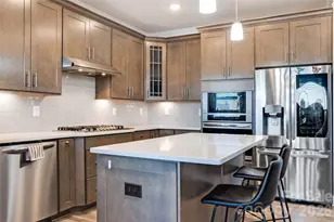 2810 Shumard Dr, Gastonia, NC 28054 - Photo 2