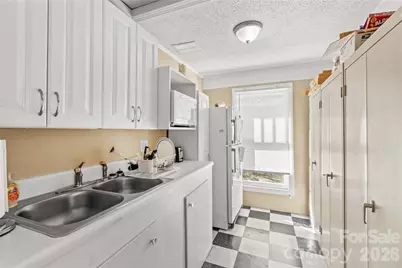 1120 Davie Avenue, Statesville, NC 28677 - Photo 10