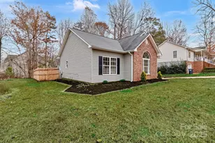 1331 Copper Creek Ln, Fort Mill, SC 29715 - Photo 4