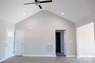 27 Maiden Ln, York, SC 29745 - Photo 4