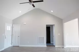 27 Maiden Ln, York, SC 29745 - Photo 4