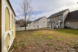 3021 Gloxinia Rd, Charlotte, NC 28215 - Photo 16