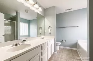 3021 Gloxinia Rd, Charlotte, NC 28215 - Photo 10