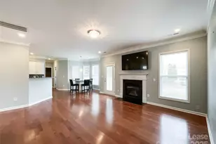 3021 Gloxinia Rd, Charlotte, NC 28215 - Photo 6