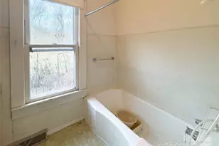 141 Burleson Dr, Bakersville, NC 28705 - Photo 18