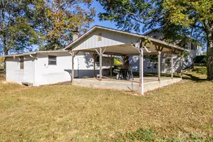 628 New Hope Rd, Flat Rock, NC 28731 - Photo 8