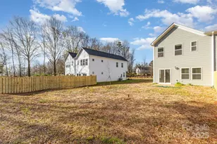 9715 Misenheimer Rd, Charlotte, NC 28215 - Photo 26