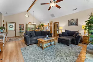 24 Pine Bluff Rd, Whittier, NC 28789 - Photo 8