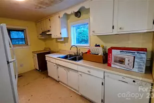 39 Henry Rd, Sylva, NC 28779 - Photo 4