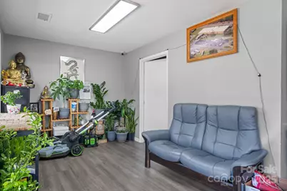 121 13th Street SW, Hickory, NC 28602 - Photo 6