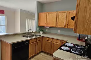 6537 Quarterbridge Ln, Charlotte, NC 28262 - Photo 4