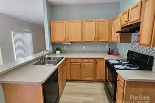 6537 Quarterbridge Ln, Charlotte, NC 28262 - Photo 2